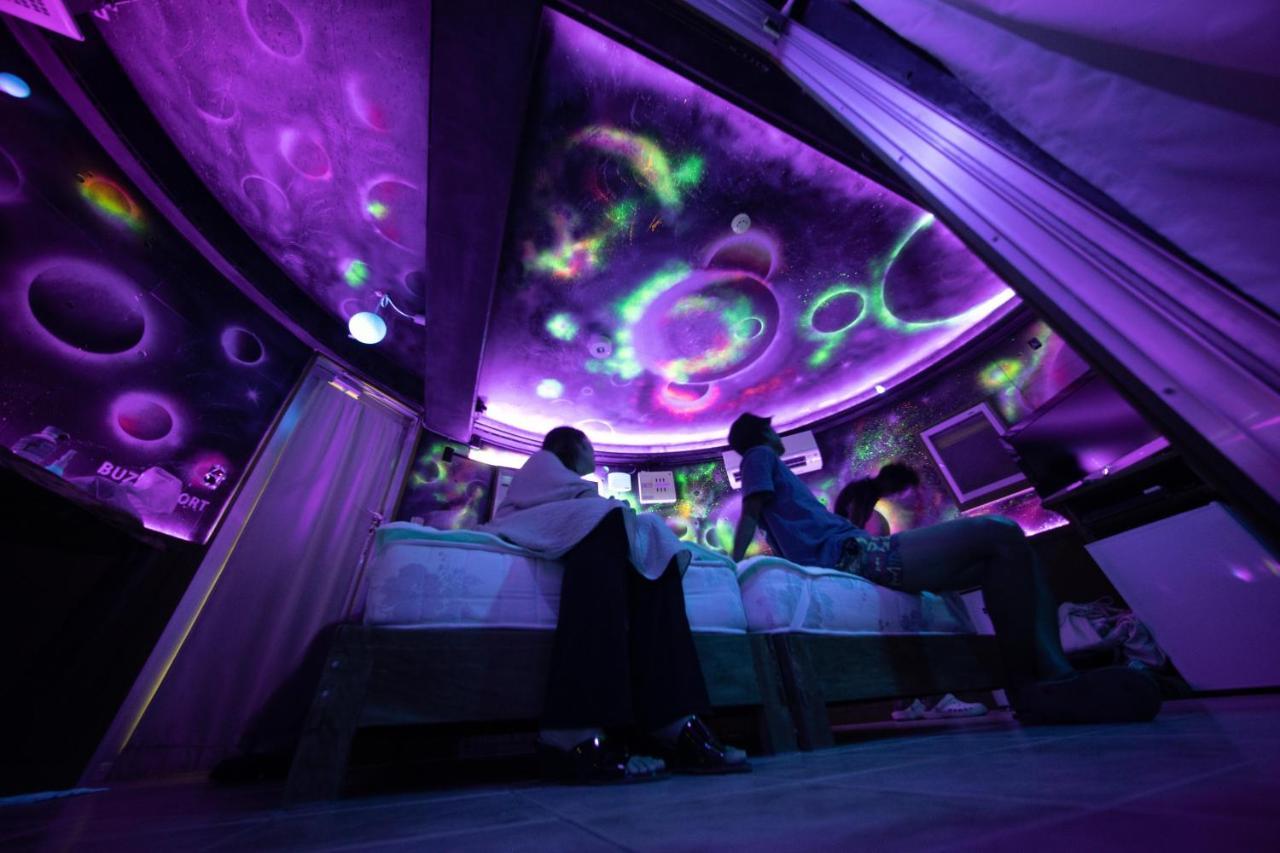 Buzz Resort Onna Exteriör bild